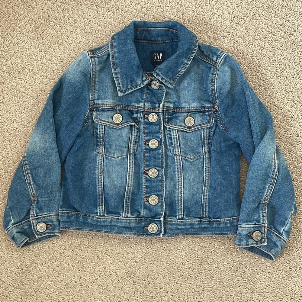 Gap Jean Jacket (size 4 years/toddler)